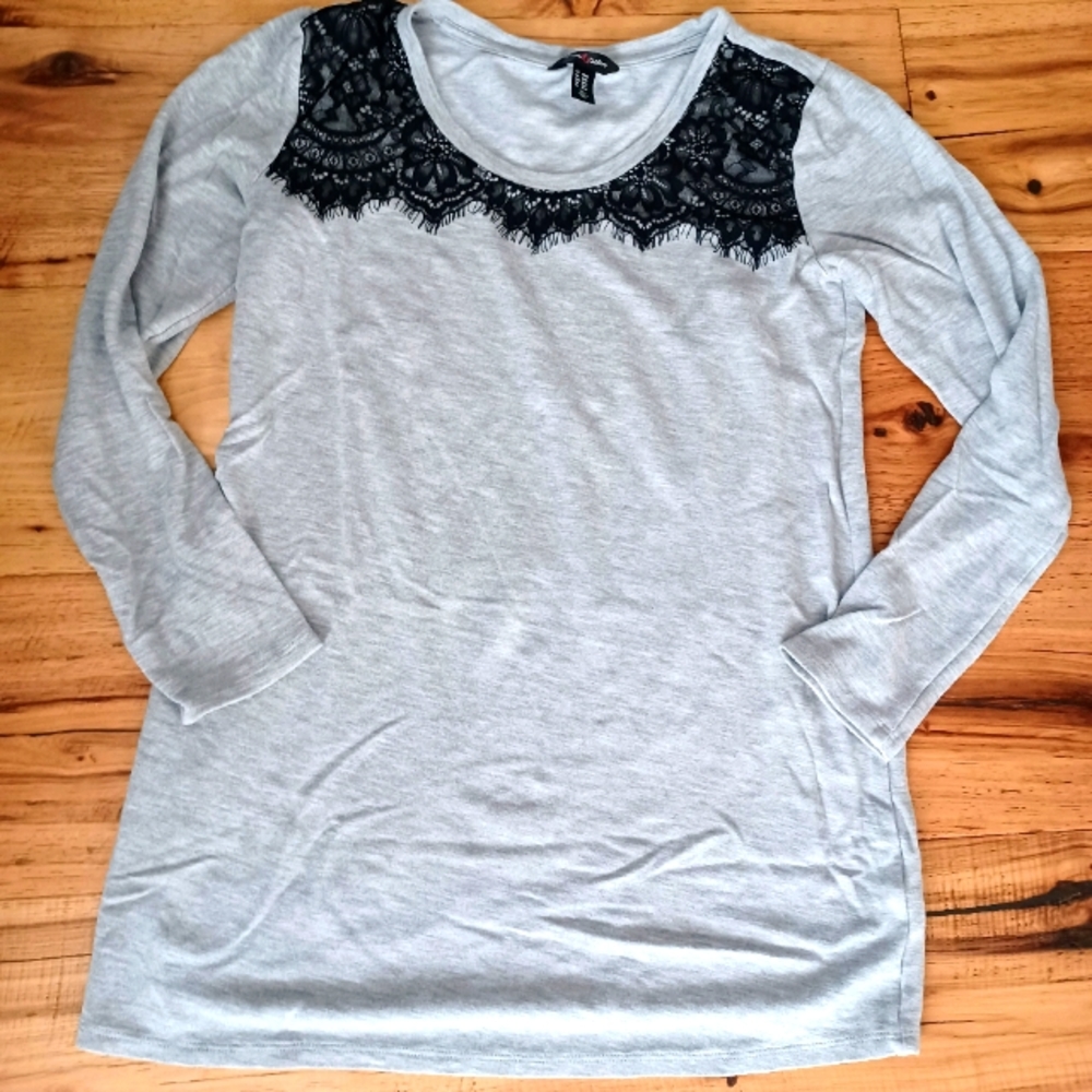 Maternity long sleeve shirt